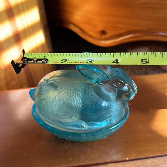 Blue glass bunny vintage box teal blue Easter spring antique cut pressed glass - Picture 13 of 15